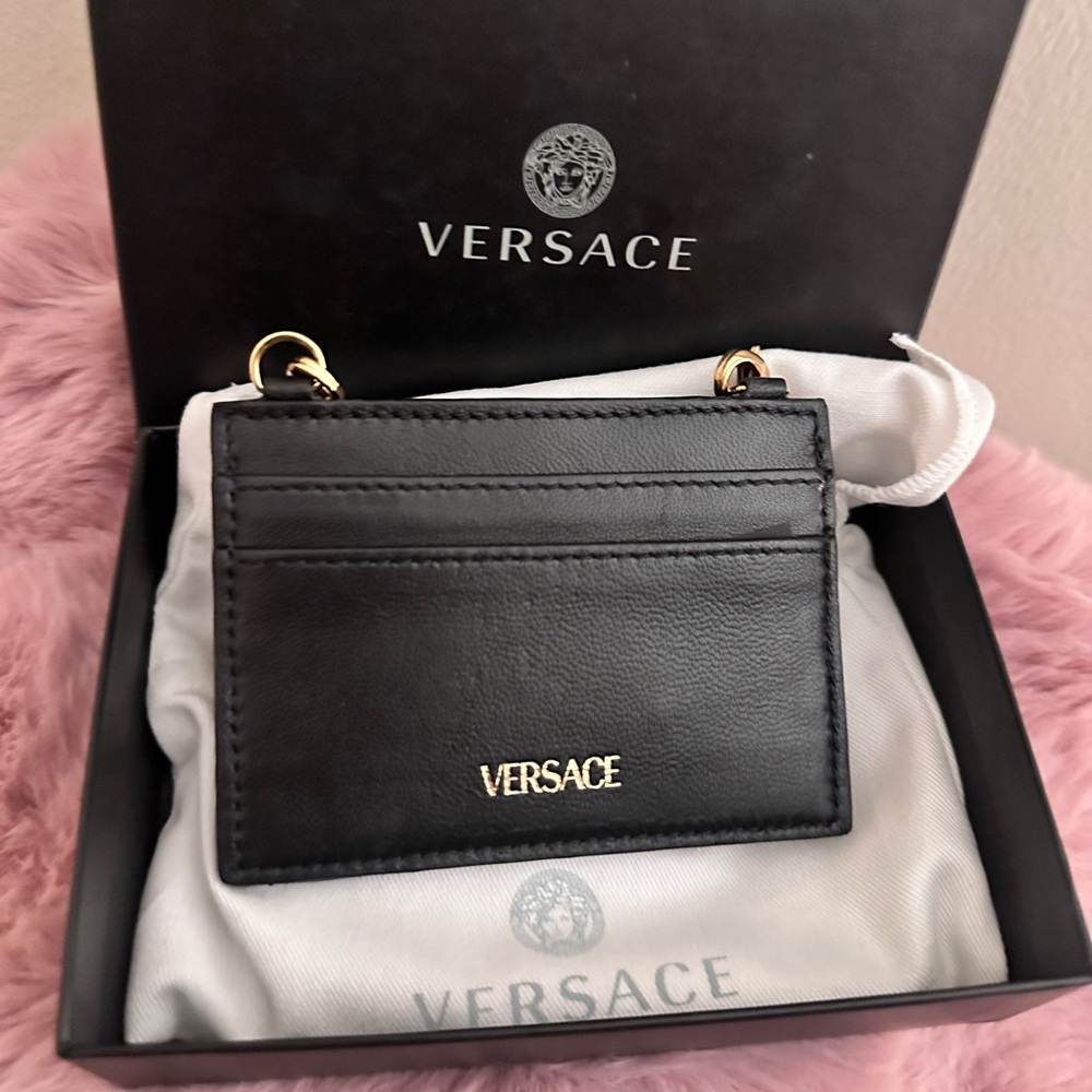Versace card - Picture 3 of 8